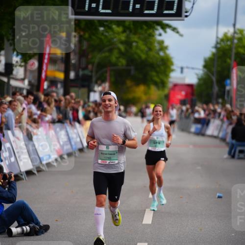 20.09.2026 - PSD Bank Halbmarathon LAZAROV Photography http://msf.ph/oto/10499202 20.09.2026 11:24:52 Ziel 1780, 1801, 2365, 2766 meine-sportfotos.de
