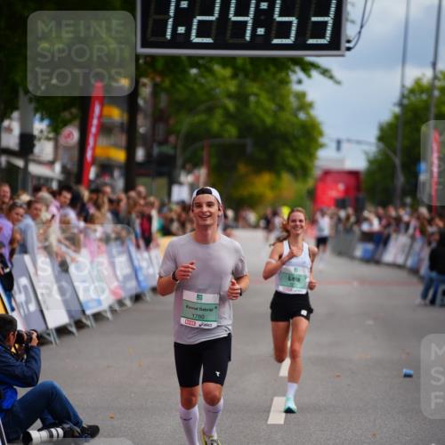 20.09.2026 - PSD Bank Halbmarathon LAZAROV Photography http://msf.ph/oto/10499204 20.09.2026 11:24:53 Ziel 1780, 1801, 2365 meine-sportfotos.de