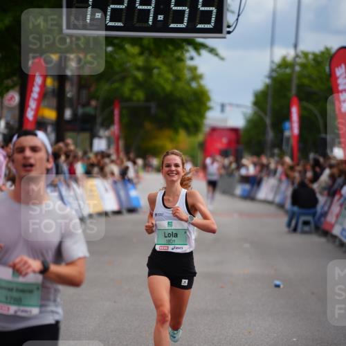 20.09.2026 - PSD Bank Halbmarathon LAZAROV Photography http://msf.ph/oto/10499225 20.09.2026 11:24:54 Ziel 1780, 1801, 2365 meine-sportfotos.de