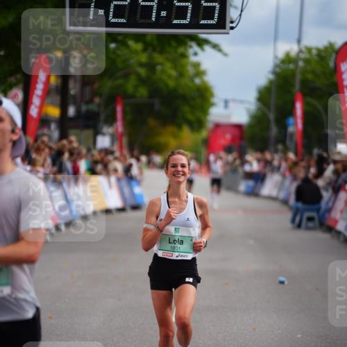 20.09.2026 - PSD Bank Halbmarathon LAZAROV Photography http://msf.ph/oto/10499228 20.09.2026 11:24:54 Ziel 1780, 1801, 2365 meine-sportfotos.de