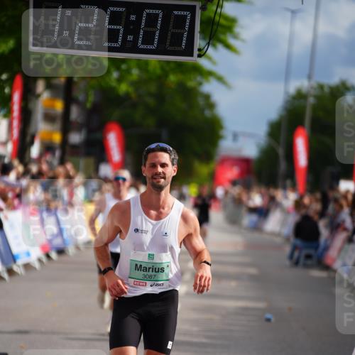 20.09.2026 - PSD Bank Halbmarathon LAZAROV Photography http://msf.ph/oto/10499279 20.09.2026 11:25:06 Ziel 2438, 3087 meine-sportfotos.de