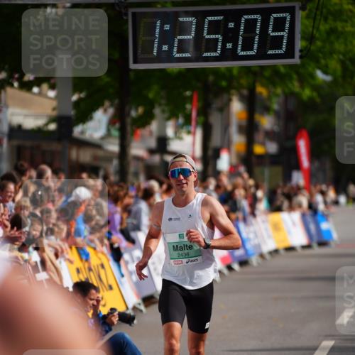 20.09.2026 - PSD Bank Halbmarathon LAZAROV Photography http://msf.ph/oto/10499285 20.09.2026 11:25:09 Ziel 2438, 3087 meine-sportfotos.de