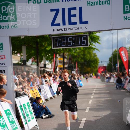 20.09.2026 - PSD Bank Halbmarathon LAZAROV Photography http://msf.ph/oto/10499314 20.09.2026 11:25:15 Ziel 2438, 3087, 4765 meine-sportfotos.de