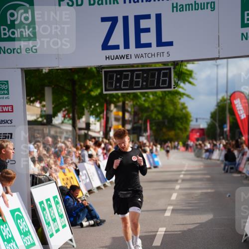 20.09.2026 - PSD Bank Halbmarathon LAZAROV Photography http://msf.ph/oto/10499316 20.09.2026 11:25:16 Ziel 2438, 4765 meine-sportfotos.de