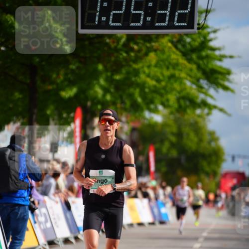 20.09.2026 - PSD Bank Halbmarathon LAZAROV Photography http://msf.ph/oto/10499330 20.09.2026 11:25:32 Ziel 2339 meine-sportfotos.de