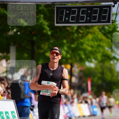 20.09.2026 - PSD Bank Halbmarathon LAZAROV Photography http://msf.ph/oto/10499337 20.09.2026 11:25:32 Ziel 2339 meine-sportfotos.de