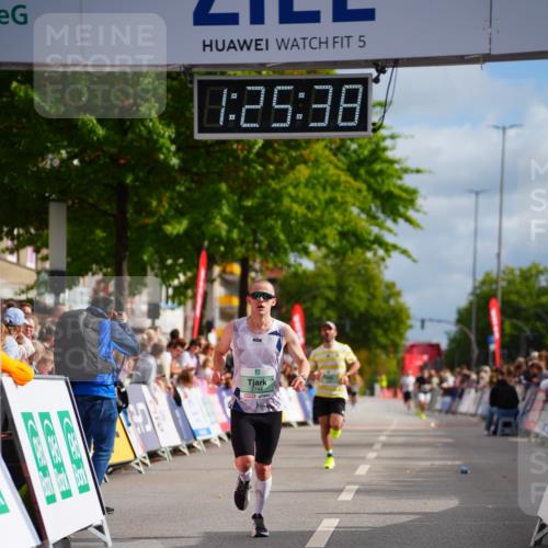 20.09.2026 - PSD Bank Halbmarathon LAZAROV Photography http://msf.ph/oto/10499340 20.09.2026 11:25:38 Ziel 1428, 2339, 2744 meine-sportfotos.de