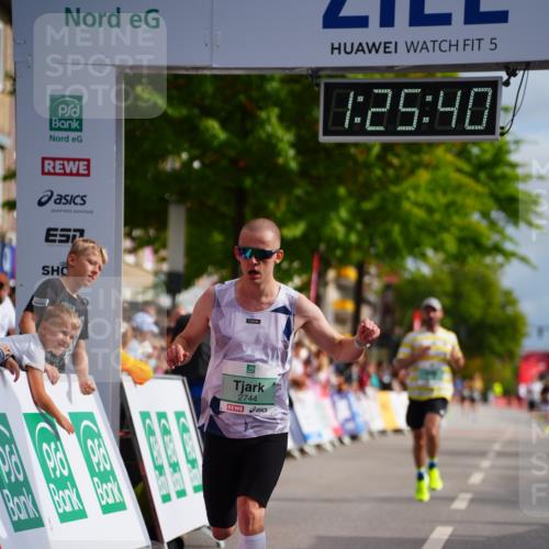 20.09.2026 - PSD Bank Halbmarathon LAZAROV Photography http://msf.ph/oto/10499355 20.09.2026 11:25:39 Ziel 1428, 2339, 2744 meine-sportfotos.de