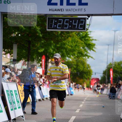 20.09.2026 - PSD Bank Halbmarathon LAZAROV Photography http://msf.ph/oto/10499370 20.09.2026 11:25:41 Ziel 1428, 2744 meine-sportfotos.de