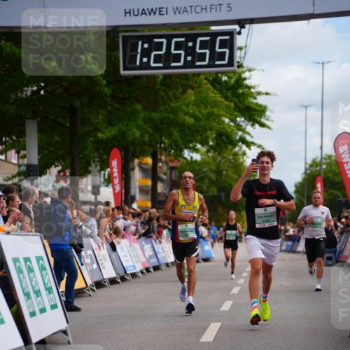 20.09.2026 - PSD Bank Halbmarathon LAZAROV Photography http://msf.ph/oto/10499400 20.09.2026 11:25:54 Ziel 2388, 4277 meine-sportfotos.de