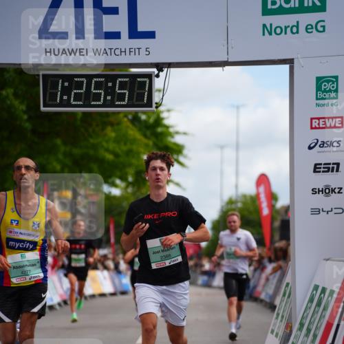 20.09.2026 - PSD Bank Halbmarathon LAZAROV Photography http://msf.ph/oto/10499415 20.09.2026 11:25:56 Ziel 2377, 2388, 4133, 4277, 4729 meine-sportfotos.de
