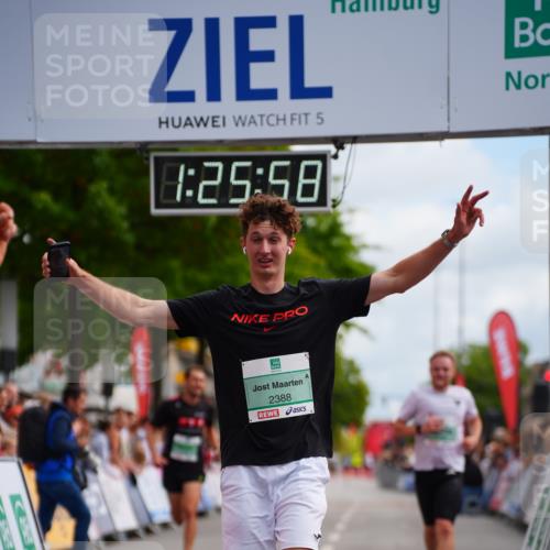20.09.2026 - PSD Bank Halbmarathon LAZAROV Photography http://msf.ph/oto/10499421 20.09.2026 11:25:57 Ziel 2377, 2388, 4133, 4277, 4729 meine-sportfotos.de