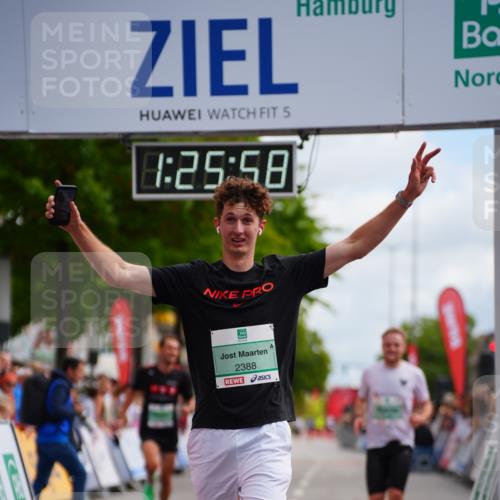 20.09.2026 - PSD Bank Halbmarathon LAZAROV Photography http://msf.ph/oto/10499424 20.09.2026 11:25:57 Ziel 2377, 2388, 4133, 4277, 4729 meine-sportfotos.de