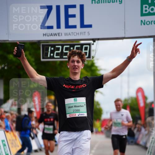 20.09.2026 - PSD Bank Halbmarathon LAZAROV Photography http://msf.ph/oto/10499427 20.09.2026 11:25:58 Ziel 2377, 2388, 4133, 4277, 4729 meine-sportfotos.de