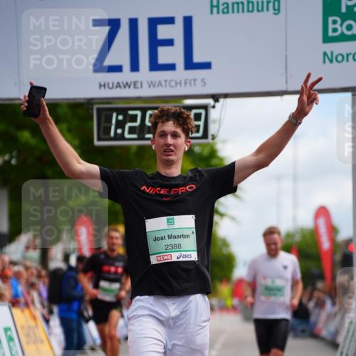 20.09.2026 - PSD Bank Halbmarathon LAZAROV Photography http://msf.ph/oto/10499430 20.09.2026 11:25:58 Ziel 2377, 2388, 4133, 4277, 4729 meine-sportfotos.de