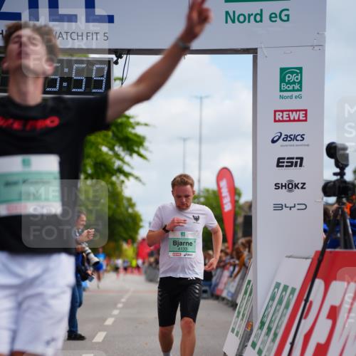 20.09.2026 - PSD Bank Halbmarathon LAZAROV Photography http://msf.ph/oto/10499440 20.09.2026 11:25:59 Ziel 2377, 2388, 4133, 4277, 4729 meine-sportfotos.de