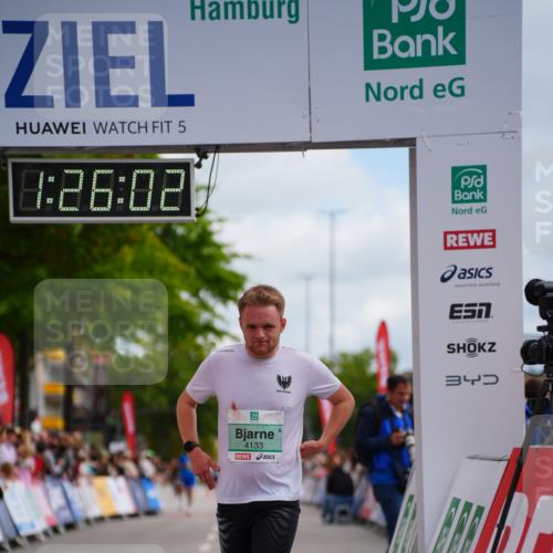 20.09.2026 - PSD Bank Halbmarathon LAZAROV Photography http://msf.ph/oto/10499451 20.09.2026 11:26:01 Ziel 2377, 2388, 4133, 4277, 4729 meine-sportfotos.de
