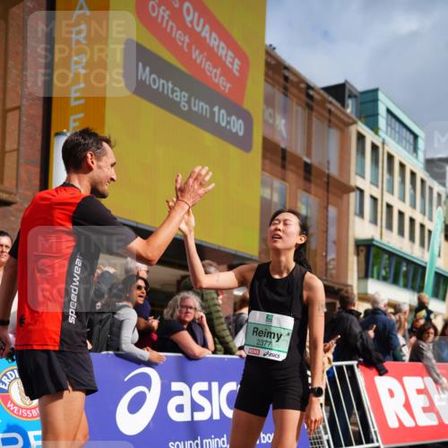 20.09.2026 - PSD Bank Halbmarathon LAZAROV Photography http://msf.ph/oto/10499458 20.09.2026 11:26:06 Ziel 2377, 4133, 4729 meine-sportfotos.de