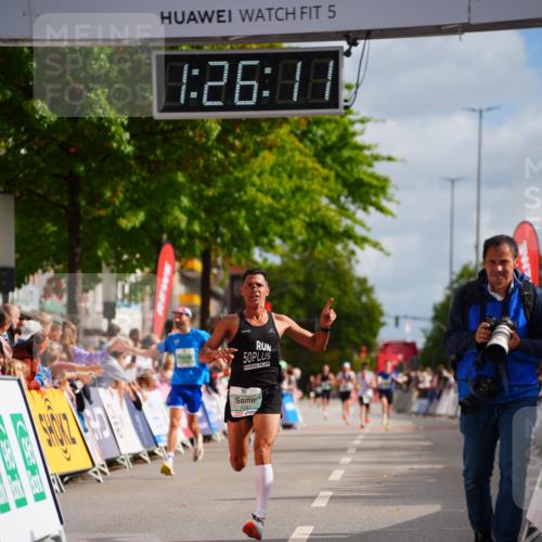 20.09.2026 - PSD Bank Halbmarathon LAZAROV Photography http://msf.ph/oto/10499486 20.09.2026 11:26:10 Ziel 2333, 4347 meine-sportfotos.de