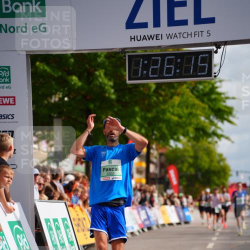 20.09.2026 - PSD Bank Halbmarathon LAZAROV Photography http://msf.ph/oto/10499527 20.09.2026 11:26:15 Ziel 2333, 4347, 4518 meine-sportfotos.de