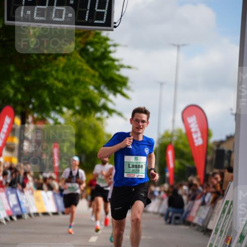 20.09.2026 - PSD Bank Halbmarathon LAZAROV Photography http://msf.ph/oto/10499546 20.09.2026 11:26:19 Ziel 2333, 2603, 3710, 4347, 4518 meine-sportfotos.de