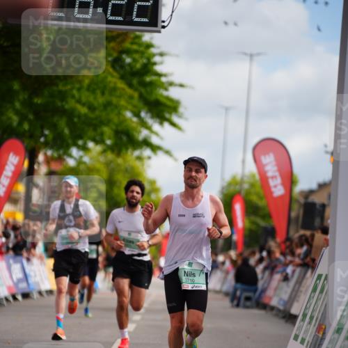 20.09.2026 - PSD Bank Halbmarathon LAZAROV Photography http://msf.ph/oto/10499554 20.09.2026 11:26:21 Ziel 2333, 2603, 2620, 3710, 4518 meine-sportfotos.de