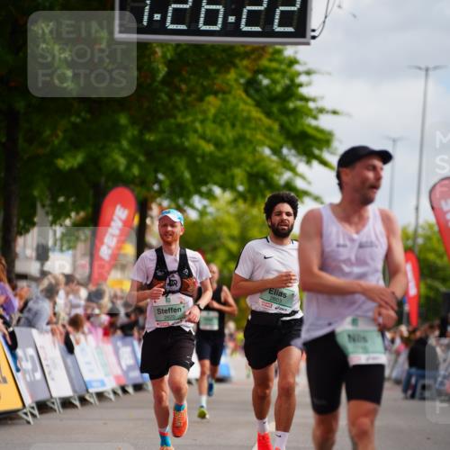 20.09.2026 - PSD Bank Halbmarathon LAZAROV Photography http://msf.ph/oto/10499559 20.09.2026 11:26:22 Ziel 2333, 2603, 2620, 3710, 4518 meine-sportfotos.de