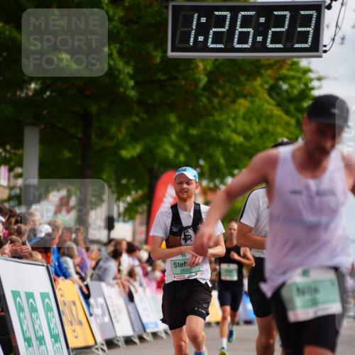 20.09.2026 - PSD Bank Halbmarathon LAZAROV Photography http://msf.ph/oto/10499564 20.09.2026 11:26:23 Ziel 2603, 2620, 3710, 4174, 4518 meine-sportfotos.de