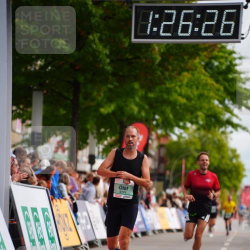 20.09.2026 - PSD Bank Halbmarathon LAZAROV Photography http://msf.ph/oto/10499581 20.09.2026 11:26:25 Ziel 1518, 2603, 2620, 3710, 4174, 4518 meine-sportfotos.de