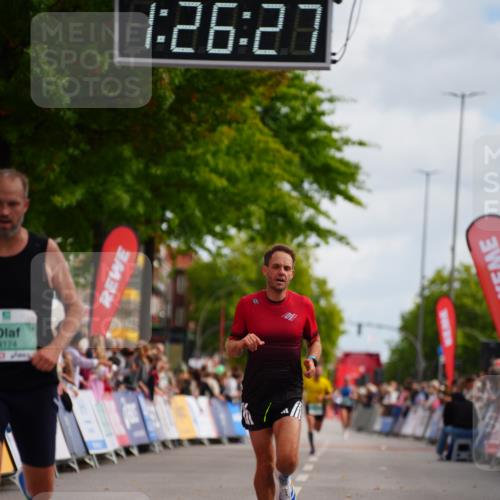20.09.2026 - PSD Bank Halbmarathon LAZAROV Photography http://msf.ph/oto/10499590 20.09.2026 11:26:27 Ziel 1518, 2603, 2620, 3710, 4174, 4518 meine-sportfotos.de