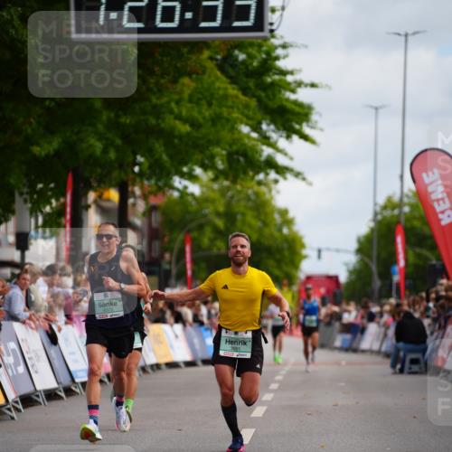 20.09.2026 - PSD Bank Halbmarathon LAZAROV Photography http://msf.ph/oto/10499606 20.09.2026 11:26:33 Ziel 1518, 3081, 4174, 4373, 4396 meine-sportfotos.de