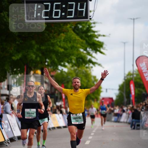 20.09.2026 - PSD Bank Halbmarathon LAZAROV Photography http://msf.ph/oto/10499610 20.09.2026 11:26:34 Ziel 1518, 3081, 4174, 4373, 4396 meine-sportfotos.de