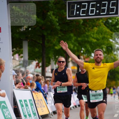 20.09.2026 - PSD Bank Halbmarathon LAZAROV Photography http://msf.ph/oto/10499622 20.09.2026 11:26:34 Ziel 1518, 3081, 4174, 4373, 4396 meine-sportfotos.de