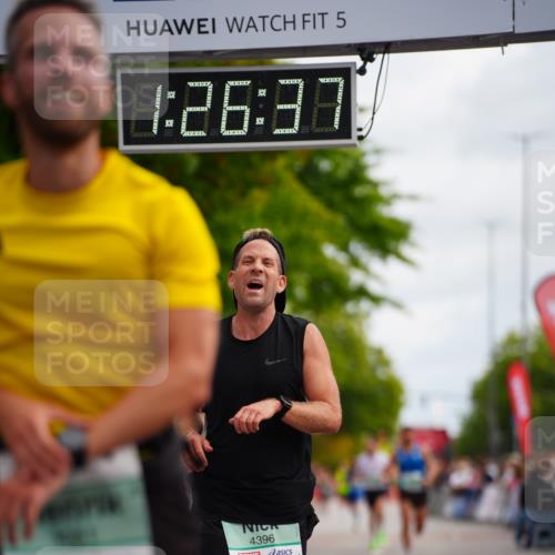 20.09.2026 - PSD Bank Halbmarathon LAZAROV Photography http://msf.ph/oto/10499629 20.09.2026 11:26:36 Ziel 1518, 3081, 4373, 4396 meine-sportfotos.de
