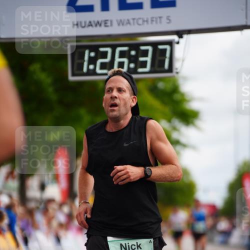 20.09.2026 - PSD Bank Halbmarathon LAZAROV Photography http://msf.ph/oto/10499637 20.09.2026 11:26:37 Ziel 3081, 4373, 4396 meine-sportfotos.de