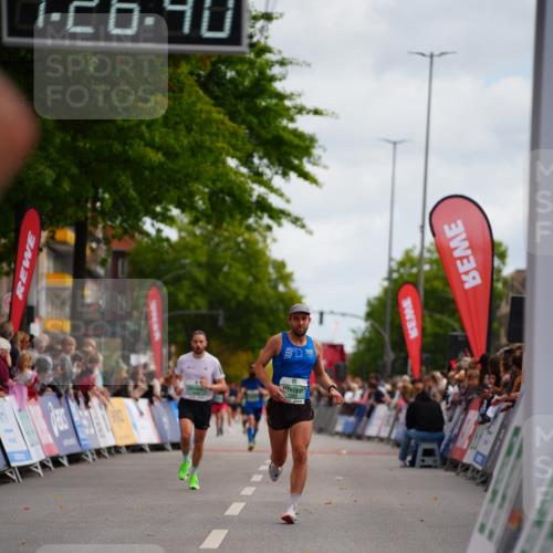 20.09.2026 - PSD Bank Halbmarathon LAZAROV Photography http://msf.ph/oto/10499642 20.09.2026 11:26:39 Ziel 1950, 3081, 4373, 4396 meine-sportfotos.de