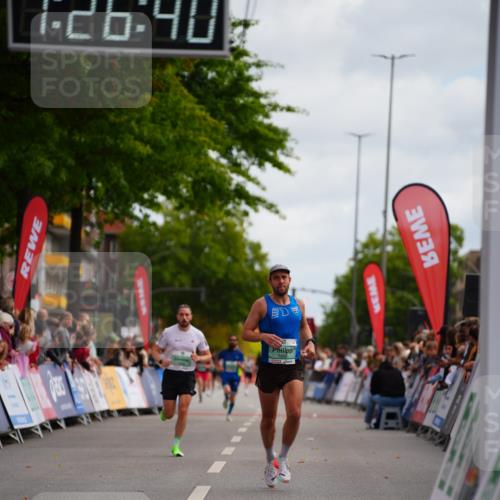 20.09.2026 - PSD Bank Halbmarathon LAZAROV Photography http://msf.ph/oto/10499644 20.09.2026 11:26:40 Ziel 1950, 3081, 4373, 4396 meine-sportfotos.de