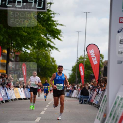 20.09.2026 - PSD Bank Halbmarathon LAZAROV Photography http://msf.ph/oto/10499647 20.09.2026 11:26:40 Ziel 1950, 3081, 4373, 4396 meine-sportfotos.de