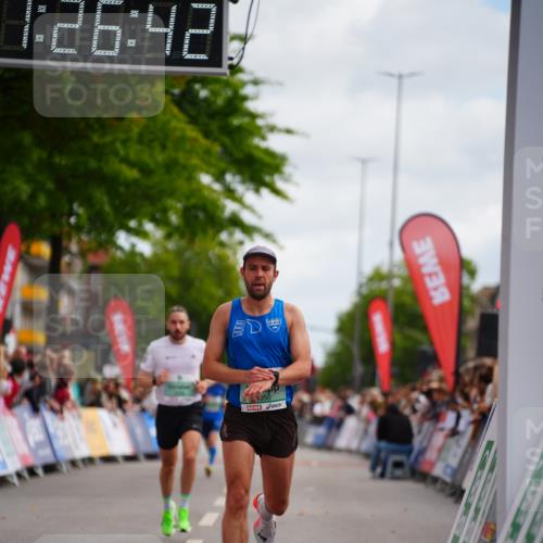 20.09.2026 - PSD Bank Halbmarathon LAZAROV Photography http://msf.ph/oto/10499650 20.09.2026 11:26:42 Ziel 1950, 3081, 3998, 4373, 4396 meine-sportfotos.de