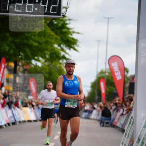 20.09.2026 - PSD Bank Halbmarathon LAZAROV Photography http://msf.ph/oto/10499651 20.09.2026 11:26:42 Ziel 1950, 3081, 3998, 4373, 4396 meine-sportfotos.de