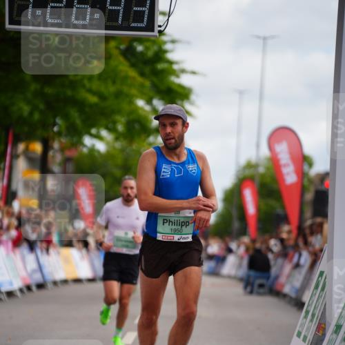 20.09.2026 - PSD Bank Halbmarathon LAZAROV Photography http://msf.ph/oto/10499658 20.09.2026 11:26:43 Ziel 1950, 3081, 3998, 4373, 4396 meine-sportfotos.de