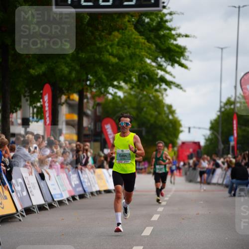 20.09.2026 - PSD Bank Halbmarathon LAZAROV Photography http://msf.ph/oto/10499690 20.09.2026 11:26:51 Ziel 1950, 2292, 3886, 3998 meine-sportfotos.de