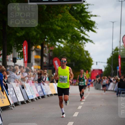 20.09.2026 - PSD Bank Halbmarathon LAZAROV Photography http://msf.ph/oto/10499693 20.09.2026 11:26:51 Ziel 1950, 2292, 3886, 3998 meine-sportfotos.de
