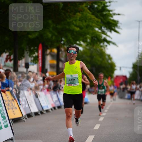 20.09.2026 - PSD Bank Halbmarathon LAZAROV Photography http://msf.ph/oto/10499701 20.09.2026 11:26:52 Ziel 1287, 2292, 3886, 3998, 4056 meine-sportfotos.de