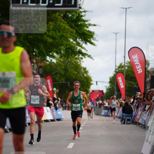 20.09.2026 - PSD Bank Halbmarathon LAZAROV Photography http://msf.ph/oto/10499708 20.09.2026 11:26:53 Ziel 1287, 2292, 3886, 3998, 4056 meine-sportfotos.de