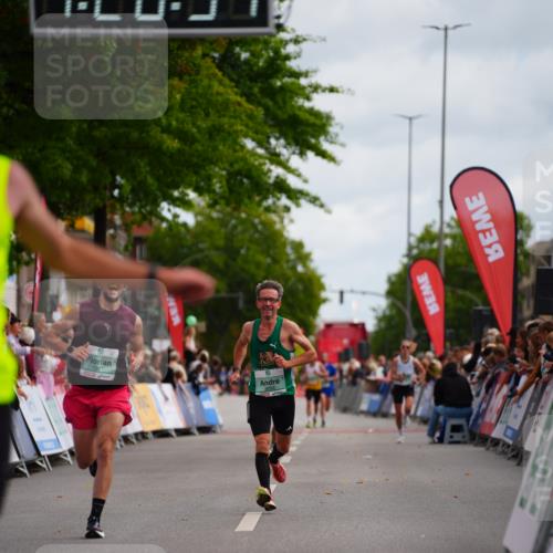 20.09.2026 - PSD Bank Halbmarathon LAZAROV Photography http://msf.ph/oto/10499713 20.09.2026 11:26:54 Ziel 1287, 2292, 3886, 4056 meine-sportfotos.de