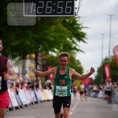 20.09.2026 - PSD Bank Halbmarathon LAZAROV Photography http://msf.ph/oto/10499731 20.09.2026 11:26:56 Ziel 1287, 2292, 2845, 3886, 4056 meine-sportfotos.de