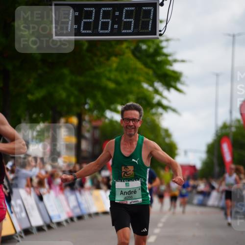 20.09.2026 - PSD Bank Halbmarathon LAZAROV Photography http://msf.ph/oto/10499734 20.09.2026 11:26:56 Ziel 1287, 2292, 2845, 3886, 4056 meine-sportfotos.de