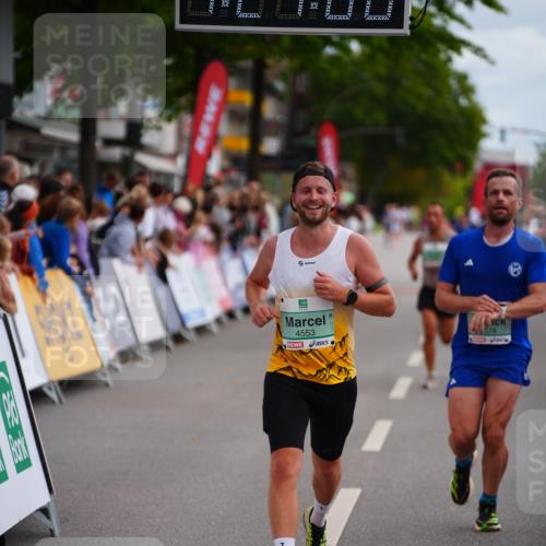 20.09.2026 - PSD Bank Halbmarathon LAZAROV Photography http://msf.ph/oto/10499765 20.09.2026 11:27:07 Ziel 1574, 2346, 2845, 4553 meine-sportfotos.de