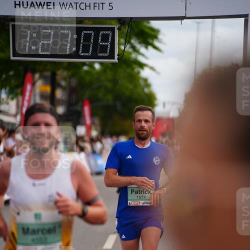20.09.2026 - PSD Bank Halbmarathon LAZAROV Photography http://msf.ph/oto/10499775 20.09.2026 11:27:08 Ziel 1574, 2346, 2845, 3870, 4553 meine-sportfotos.de